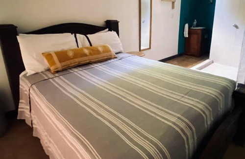Cabuya Apartamento | Canopy Haven: 1BR, Self-Check-in, Jungle Views, Balconies