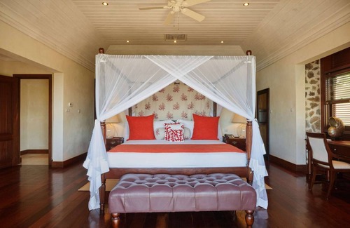 Carenage Villa | Canouan Beach House Luxury villa