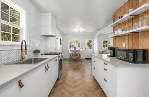 East Cesar Chavez Casa | Canterbury Cottage
