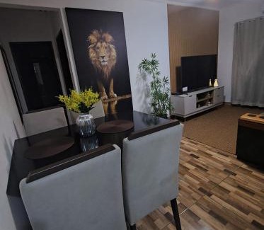 Ocian Apartamento | Cantinho na Ocian a 50 metros do mar e próximo a feirinha de artesanato da praia da Ocian ,Com NET Flix Globo play internet vivo com 500 megas Tv de 70 polegadas com ar condicionado
