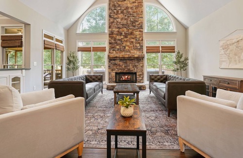 Canton Casa | Canton Family Getaway! Pool, Theater/Game Room Mins to Lake Altoona