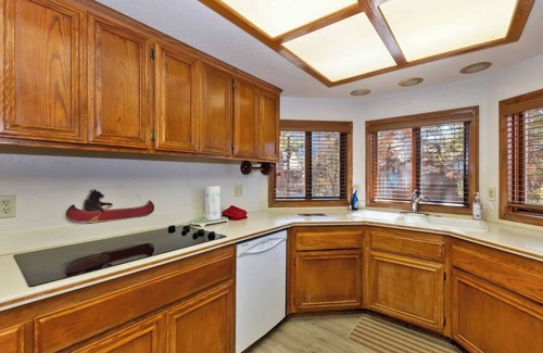 Upper Moonridge Casa | Canyon Castle Mtn Retreat w Hot Tub