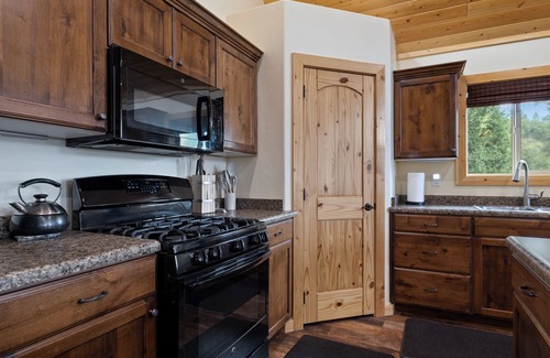 Mammoth Creek Cabina | Canyon View: Outdoor Fire-pit ~ Zion/Bryce