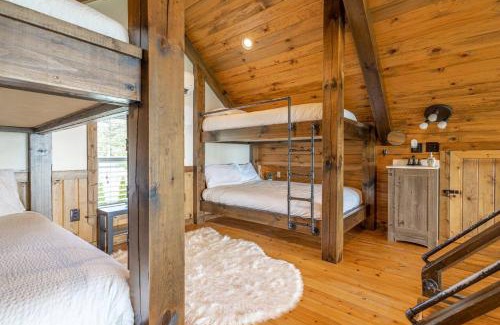 Jasper Casa | Canyon View Treehouse- Relaxing Getaway in Jasper with an Amazing View