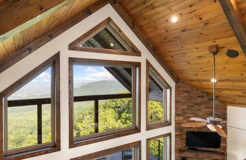 Jasper Cabina | Canyon View - ¡Cabaña lujosa en la casa del árbol con impresionantes vistas del amanecer!