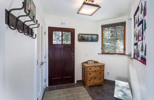 Yosemite West Casa | Canyons Crest