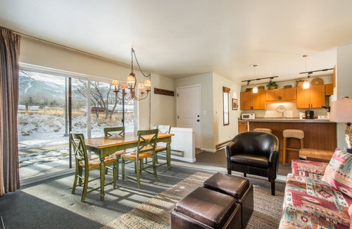 South Snyderville Basin Condominio | Canyons View 9: Park City Canyons: 2 dormitorios, 2 baños, condominio de vacaciones, muy bien remodelado.