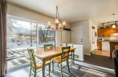 South Snyderville Basin Condominio | Canyons View 9: Park City Canyons: 2 dormitorios, 2 baños, condominio de vacaciones, muy bien remodelado.