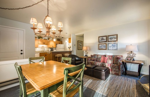 South Snyderville Basin Condominio | Canyons View 9: Park City Canyons: 2 dormitorios, 2 baños, condominio de vacaciones, muy bien remodelado.