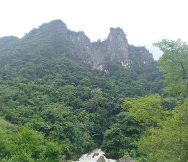 Tra Linh Cama Y Desayuno | Cao Bang Loop Homestay - Camping & Daily Trekking Tour