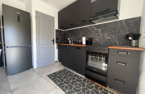 Sisco Apartamento | Cap Corse, Sisco. Apartment in stone village house with sea view