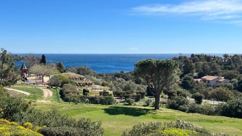 Cap Esterel Apartamento | CAP ESTEREL Allée des Fleurs - Appartement CLIMATISE 5 personnes vue mer