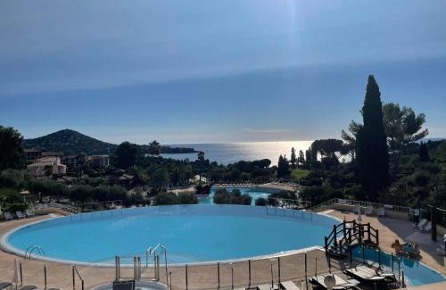 Agay Apartamento | Cap ESTEREL Village , AGAY 4prs Climatisé-WIFI-Parking INCLUS