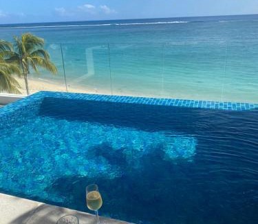 Wolmar Apartamento | Cap Ouest Beachfront Luxury Penthouse & Apartment