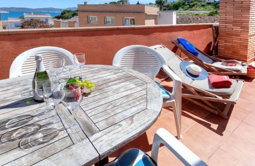 Llanca Apartamento | Cap Ras II by Interhome