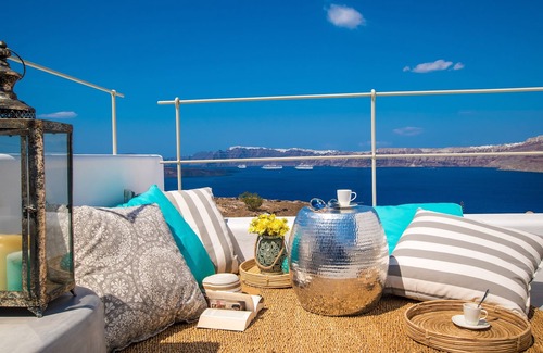 Akrotiri Hotel | Cape 9 Suites & Villas