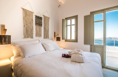 Akrotiri Hotel | Cape 9 Suites & Villas