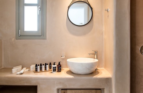Akrotiri Hotel | Cape 9 Suites & Villas