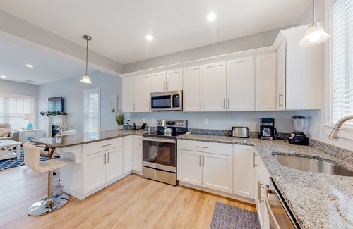 Arundel Condominio | Cape Arundel with AC | Heated Pool, Hiking Trails & Gym | 15 Mins to Beaches