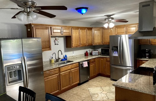 Tyler Gardens Casa | Cape Cabana & Villa/Heated Pool 80 degrees/ Putt Putt Golf/ 5 min walk to Beach!