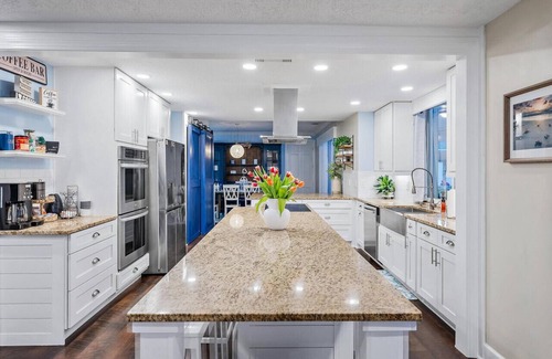 Hobe Sound Casa | Cape Calypso! Heated Pool, Coastal Luxury, Bike to Beach