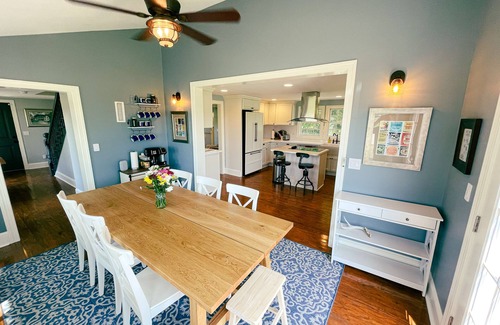 Cape Charles Casa | Cape Charles VA retreat with game arcade 👾, fire pit 🔥, Peloton 🚴🏽‍♀️, EV🔋