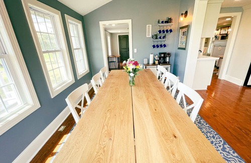 Cape Charles Casa | Cape Charles VA retreat with game arcade 👾, fire pit 🔥, Peloton 🚴🏽‍♀️, EV🔋