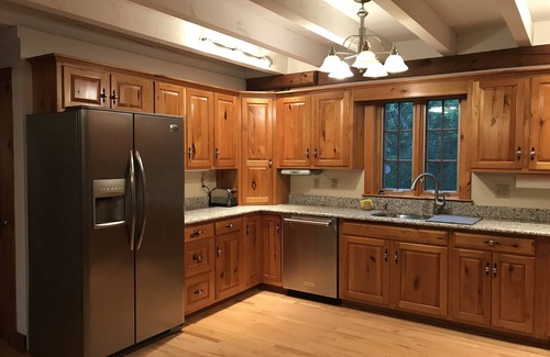Barnstable Casa | Cape Cod Post y Beam Home Walk a Millway Beach / Harbor & Village