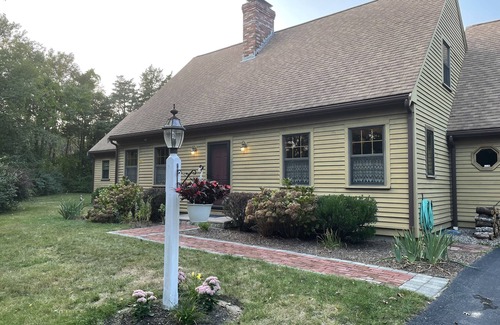 Barnstable Casa | Cape Cod Post y Beam Home Walk a Millway Beach / Harbor & Village