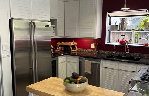 Arch Beach Heights Casa | "Cape Cod Beach-House" Panoramic Ocean View w/Hot Tub-5 min to Beach