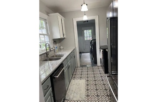 Edenton Casa | Cape Cod cottage close to Prembroke Creek