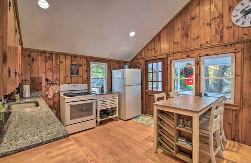 South Dennis Cabaña | Cape Cod Cottage: Deck, Grill & Kayaks, Near Beach