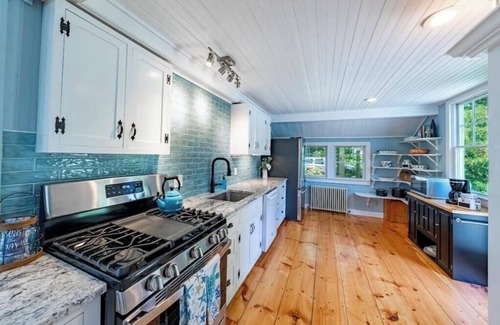 Falmouth Cabaña | Cape Cod Cottage Retreat - Close to Beaches, Bike Paths & Downtown Shops!
