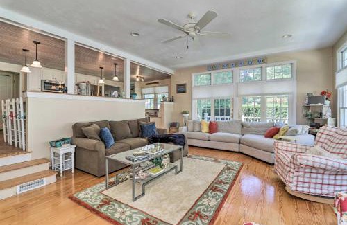 Falmouth Heights Casa | Cape Cod Cottage with Deck, Grill, and Games!