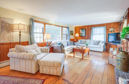 West Dennis Casa | Cape Cod Cottage with Private Dock on Bass River
