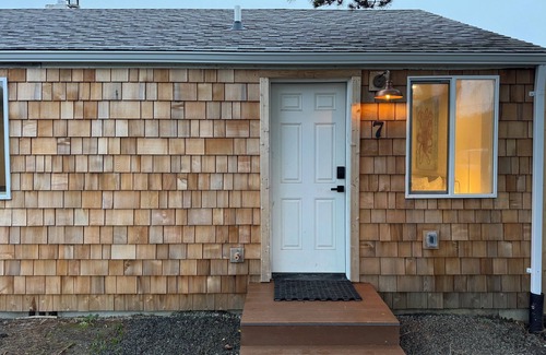 Waldport Cabaña | Cape Cod Cottages #7 - Oceanfront with Fireplace!
