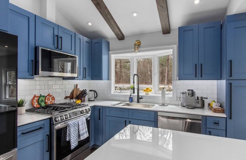 Centerville Casa | Cape Cod Lake Charm