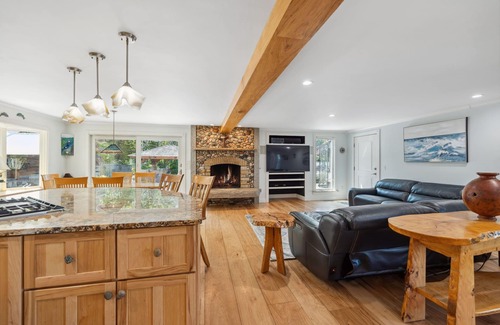 North Eastham Casa | Cape Cod Oasis **Pool**Outdoor Kitchen**Bar** (2301)