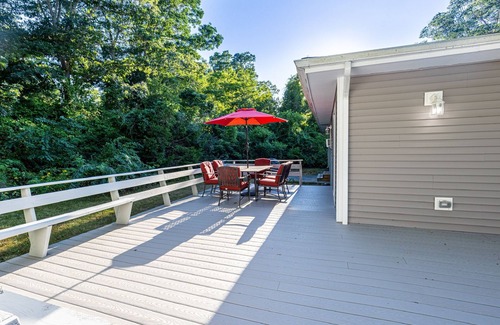 Sandwich Casa | Sandwich, Cape Cod - Newly Renovated Spacious Family Getaway, 5 min to the Beach