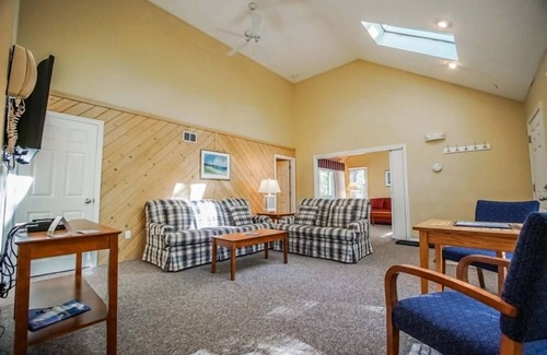 New Seabury Condominio | Cape Cod Stylish 2BR Condo w Indoor Pool and Tennis Court