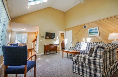 New Seabury Condominio | Cape Cod Vibrant 2BR Condo w Indoor Swimming Pool & Games Room