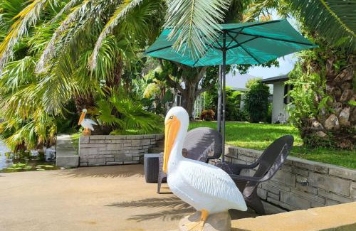 Fort Myers Casa | Cape Coral, Pool Home, On Fresh Water Canal, Fishing, Free Wi-fi & Game Room
