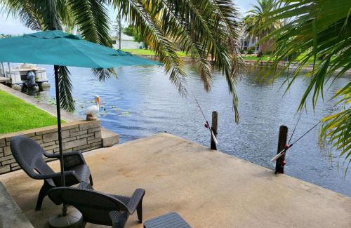 Fort Myers Casa | Cape Coral, Pool Home, On Fresh Water Canal, Fishing, Free Wi-fi & Game Room