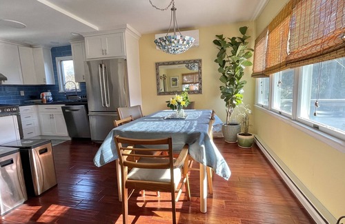 Cape May Point Casa | Cape May Point: spacious home. Walk to beach. Many extra amenities provided.
