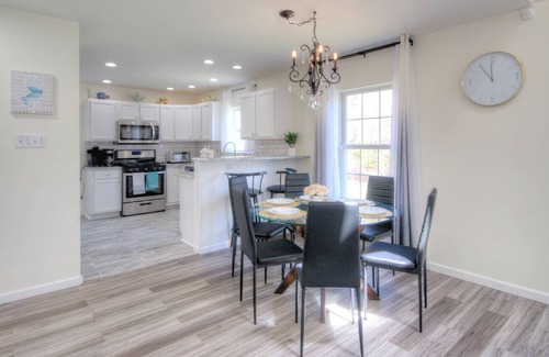 Whitesboro Casa | Cape May Rose - Quiet Convenient Location Sleeps 10