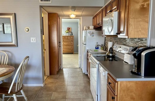 Admiral Estates Condominio | Cape Roc Unit 306 Beach Block With Pool