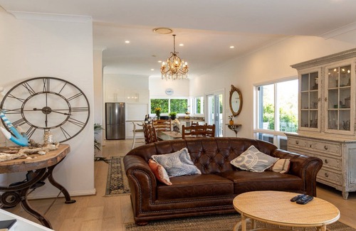 Copacabana Casa | Cape View Copa - Mesmerising Views, Pool, Spa!