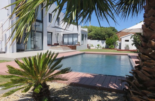 Capri Villa | Cape white villa - Main suite (No Load shedding)
