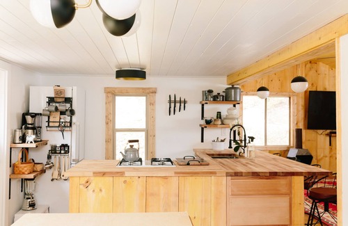 Clayton Cabina | CAPER CABIN at Black Rock Mountain Clayton, GA- A Hiker's Haven