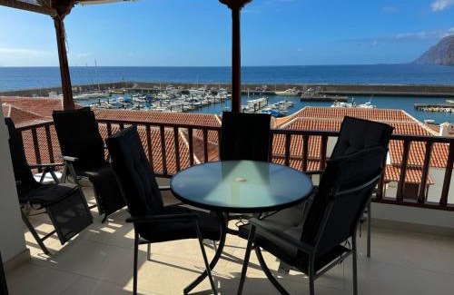 Los Gigantes Apartamento | Capitain Jane's Beachside Haven